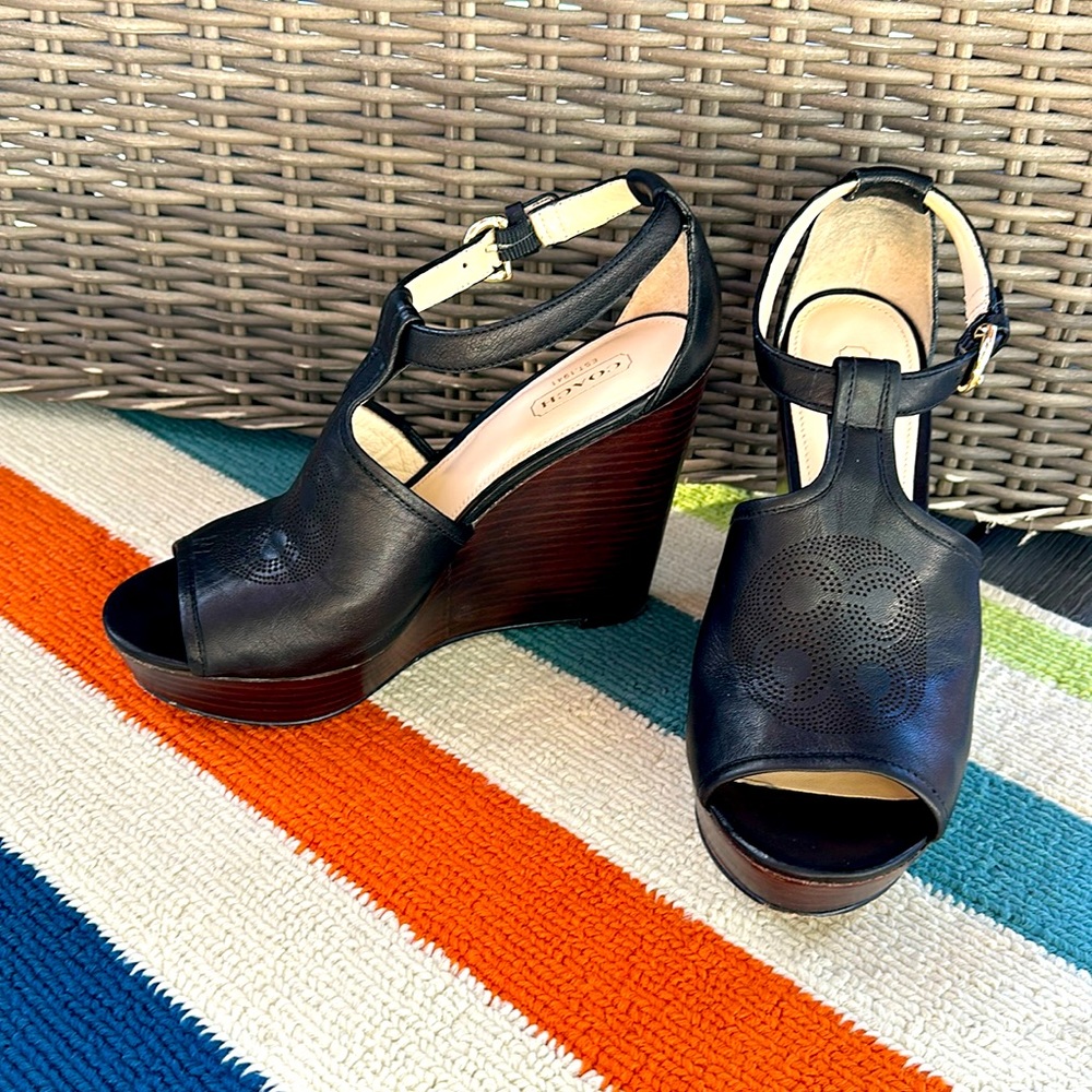 EUC COACH Juday leather & wood wedge peep toe